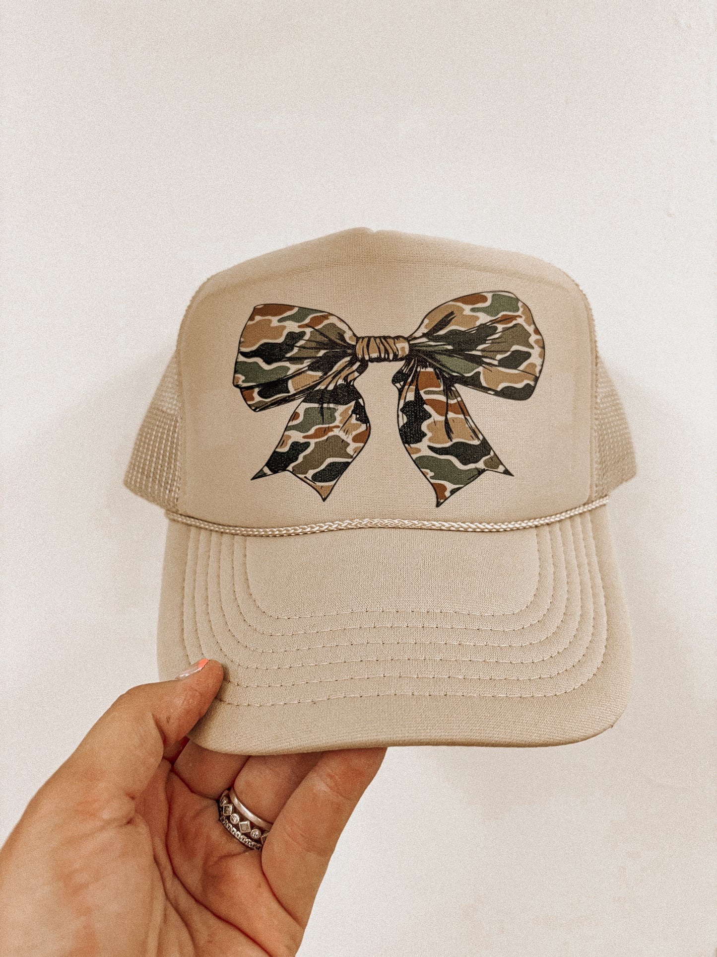 TRUCKER HAT: CAMO BOW